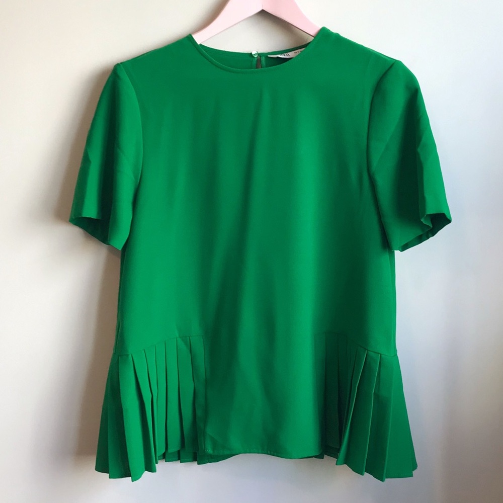 NWOT Zara Kelly Green Pleated Blouse